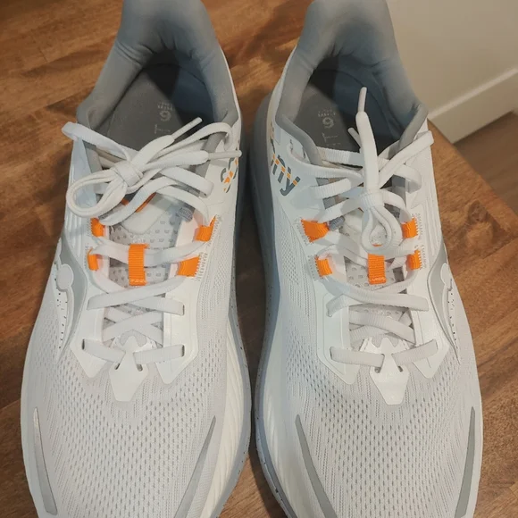 Saucony Hurricane 24 Men's Size 12.5 Like New Condition - Picture 4 of 16